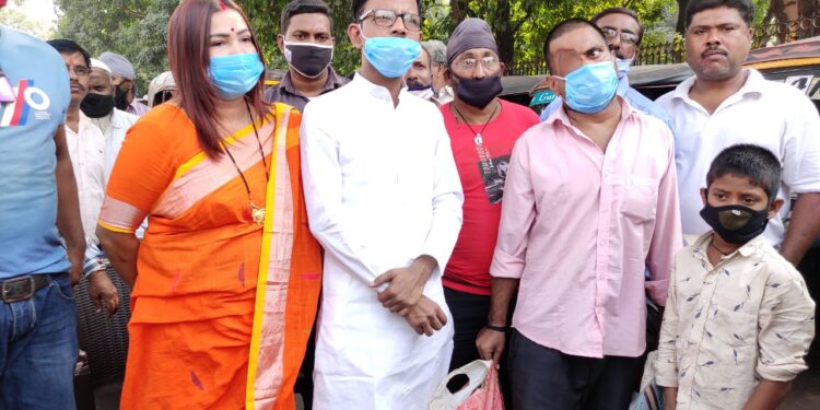 jamshedpur-सामाजिक कार्यकर्ता चंदन यादव ने पेश की मानवता की मिसाल, गंभीर रोग से ग्रसित ऑटो चालक के ईलाज व परिवार के ताउम्र भरण पोषण का बीड़ा उठाया