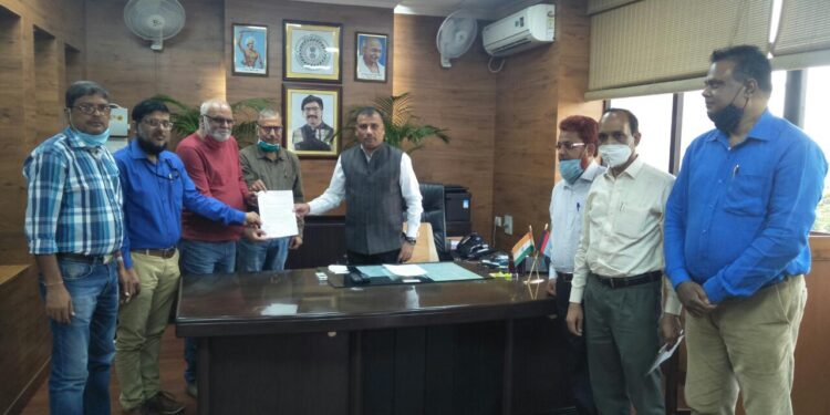 jharkhand-journalist-association-हजारीबाग में पत्रकार विवेक सिंह पर हुए हमले का चौतरफा विरोध, झारखंड जर्नलिस्ट एसोसिएशन डीजीपी से मिला, कार्रवाई का भरोसा