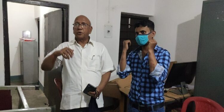 jamshedpur-saryu-roy-office-attacked-जमशेदपुर पूर्वी के विधायक सरयू राय के ऑफिस पर हमला, कार्यालय कर्मचारी घायल, कार्यकर्ताओं में भारी ऊबाल, गैस सिलेंडर व चुल्हा उलटकर आग लगाने की कोशिश, सरयू बोले-चुनाव में हार गये, अब करा रहे गुंडागर्दी