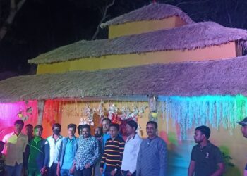 Jamshedpur rural school – चाकुलिया मनोहर लाल प्लस टू के विद्यार्थीयों ने किया शैक्षणिक भ्रमण, घाटशिला अनुमंडल अस्पलात में विभिन्न सुविधाओं को जाना
