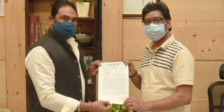 jharkhand-chath-guidelines-झारखंड सरकार बदलेगी छठ को लेकर जारी किया गया गाइडलाइंस, देर शाम तक जारी हो सकता है नया गाइडलाइंस, विपक्षी पार्टी भाजपा के साथ सत्ताधारी झामुमो ने भी मुख्यमंत्री से मिलकर जताया विरोध, स्वास्थ्य मंत्री बन्ना गुप्ता के आपदा प्रबंधन विभाग के आदेश का झामुमो के विधायक ने उड़ाया मजाक, कहा-”आपदा प्रबंधन विभाग राज्य की सबसे बड़ी आपदा” jharkhand-chath-guidelines-झारखंड सरकार बदलेगी छठ को लेकर जारी किया गया गाइडलाइंस, देर शाम तक जारी हो सकता है नया गाइडलाइंस, विपक्षी पार्टी भाजपा के साथ सत्ताधारी झामुमो ने भी मुख्यमंत्री से मिलकर जताया विरोध, स्वास्थ्य मंत्री बन्ना गुप्ता के आपदा प्रबंधन विभाग के आदेश का झामुमो के विधायक ने उड़ाया मजाक, कहा-”आपदा प्रबंधन विभाग राज्य की सबसे बड़ी आपदा”