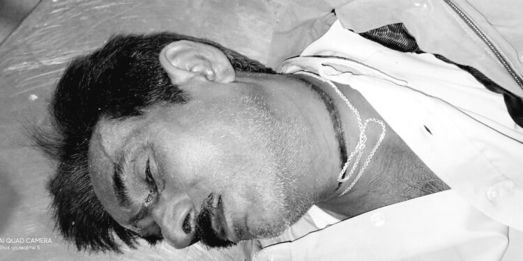 Jamshedpur-rural-crime : एनएच किनारे पुलिस को मिली अज्ञात युवक की लाश, शिनाख्त नहीं Jamshedpur-rural-crime : एनएच किनारे पुलिस को मिली अज्ञात युवक की लाश, शिनाख्त नहीं