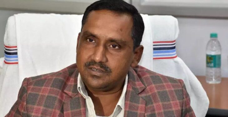 jharkhand-health-minister-attacks-central-government-झारखंड में 15 मई के बाद ही मिल सकेगा 18 साल से ऊपर वालों को कोरोना का टीका, स्वास्थ्य मंत्री बन्ना गुप्ता ने केंद्र की मोदी सरकार पर बोला बड़ा हमला, कहा-झारखंड को केंद्र सरकार ना टीका दे रहा है और ना रेमडेसीवीर दवा, नरेंद्र मोदी पाकिस्तान को गाली देते है और पाकिस्तान को टीका दे दिये, झारखंड को मोहताज कर दिये, जानें क्या बोले स्वास्थ्य मंत्री बन्ना गुप्ता-video jharkhand-health-minister-attacks-central-government-झारखंड में 15 मई के बाद ही मिल सकेगा 18 साल से ऊपर वालों को कोरोना का टीका, स्वास्थ्य मंत्री बन्ना गुप्ता ने केंद्र की मोदी सरकार पर बोला बड़ा हमला, कहा-झारखंड को केंद्र सरकार ना टीका दे रहा है और ना रेमडेसीवीर दवा, नरेंद्र मोदी पाकिस्तान को गाली देते है और पाकिस्तान को टीका दे दिये, झारखंड को मोहताज कर दिये, जानें क्या बोले स्वास्थ्य मंत्री बन्ना गुप्ता-video