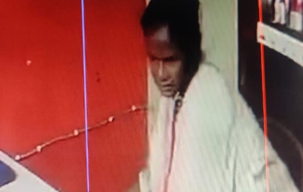 jamshedpur-crime-diary-news1-जुगसलाई में चोरी की वारदात सीसीटीवी में कैद-देखिये-video-news2-बिहार पुलिस एसटीएफ ने बिरसानगर से युवक को किया गिरफ्तार, news3-सड़क किनारे नो पार्किंग में खड़ी कारों को पुलिस ने किया जप्त