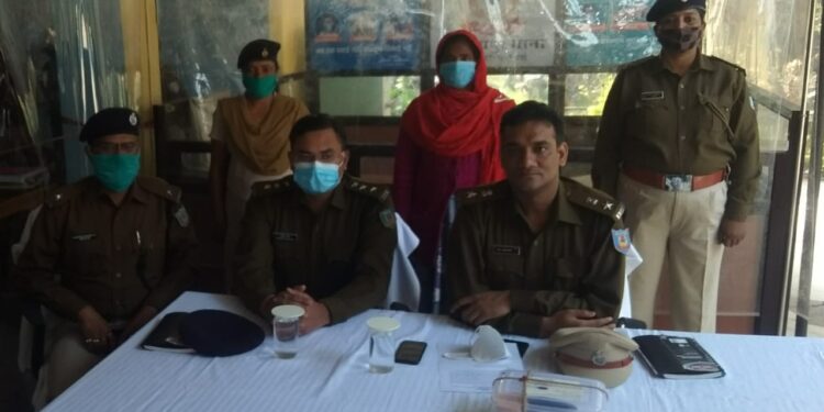 adityapur-police-आदित्यपुर से महिला ड्रग पैडलर गिरफ्तार, बड़े पैमाने पर ड्रग्स जब्त adityapur-police-आदित्यपुर से महिला ड्रग पैडलर गिरफ्तार, बड़े पैमाने पर ड्रग्स जब्त