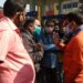 jamshedpur-sakchi-bajaar-साकची बाजार में दुकानदारों और अन्य लोगो के बीच आपसी भिड़ंत, पुलिस ने भांजी लाठियां, मची अफरा-तफरी-video jamshedpur-sakchi-bajaar-साकची बाजार में दुकानदारों और अन्य लोगो के बीच आपसी भिड़ंत, पुलिस ने भांजी लाठियां, मची अफरा-तफरी-video