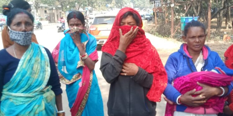 Jamshedpur-Crime : ट्यूशन जाने वाली नाबालिग से पड़ोस में रहने वाले युवकों ने की छेड़छाड़, अगवा करने व जान मारने की देता है धमकी Jamshedpur-Crime : ट्यूशन जाने वाली नाबालिग से पड़ोस में रहने वाले युवकों ने की छेड़छाड़, अगवा करने व जान मारने की देता है धमकी