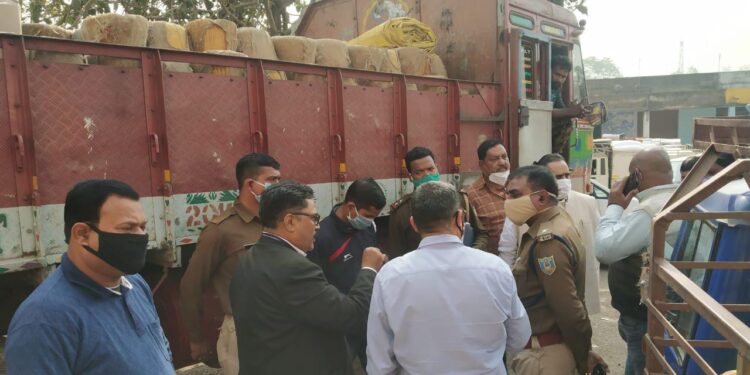 Jamshedpur : बाजार समिति की सुरक्षा को लेकर परसुडीह थाना में बैठक, सीसीटीवी और हाई मास्ट लगाने का निर्णय