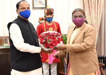 bjp-raghuvar-das-activity-जमशेदपुर में भाजपा के राष्ट्रीय उपाध्यक्ष रघुवर दास ने दिखायी सक्रियता, सरयू राय के विधायक पूर्व प्रतिनिधि के भाई की मौत पर मातम पुरसी करने गये, सृष्टि महिला विकास समिति समेत कई लोग स्वागत करने पहुंचे कई लोग, बागबेड़ा-गोविंदपुर जलापूर्ति योजना को लेकर सुबोध के साथ गहन मंत्रणा