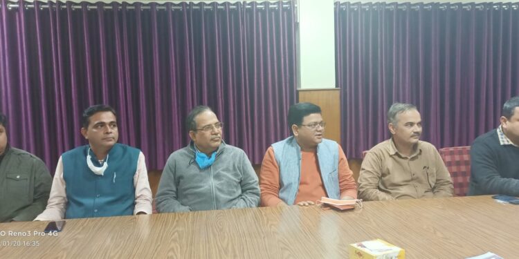 tata-workers-union-election-टाटा वर्कर्स यूनियन चुनाव में सत्ता पक्ष के अरविंद व नितेश के साथ आगे आये अरुण सिंह, आरसी झा और अन्य, इन लोगों ने भी कहा-शहनवाज आलम हमारे साथ नहीं, वहीं छह माह से सतीश और टुन्नु के साथ मिलकर साजिश रच रहे थे, शैलेश का जाना साजिश का हिस्सा, सतीश और टुन्नु आलम के साथ, दावा किया-असल विपक्ष हम लोग-video tata-workers-union-election-टाटा वर्कर्स यूनियन चुनाव में सत्ता पक्ष के अरविंद व नितेश के साथ आगे आये अरुण सिंह, आरसी झा और अन्य, इन लोगों ने भी कहा-शहनवाज आलम हमारे साथ नहीं, वहीं छह माह से सतीश और टुन्नु के साथ मिलकर साजिश रच रहे थे, शैलेश का जाना साजिश का हिस्सा, सतीश और टुन्नु आलम के साथ, दावा किया-असल विपक्ष हम लोग-video