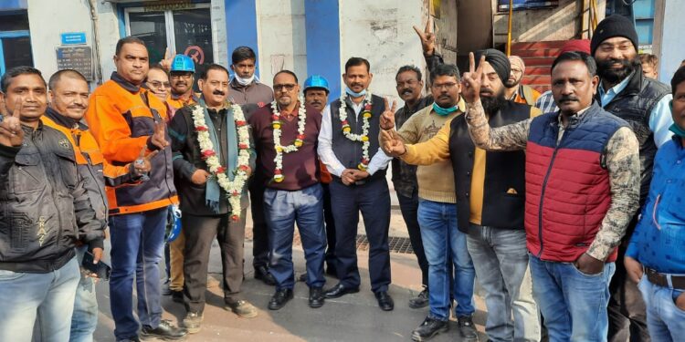 tata-workers-union-election-टाटा वर्कर्स यूनियन चुनावी माहौल गर्माया, अरविंद व टीम ने की बैठक, अरविंद बोले-24 घंटे कर्माचरियों के लिए दरवाजा खुला रहेगा, टुन्नु-सतीश-शैलेश पहुंचे एलडी वन, मजदूरों का समर्थन