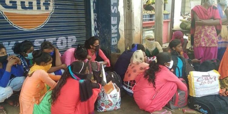 jharkhand-model-unique-protest-झारखंड सरकार के खिलाफ अनोखा आंदोलन, रांची की गंदगी के अंबार के बीच मिस झारखंड में किया कैटवॉक-देखिये-video jharkhand-model-unique-protest-झारखंड सरकार के खिलाफ अनोखा आंदोलन, रांची की गंदगी के अंबार के बीच मिस झारखंड में किया कैटवॉक-देखिये-video
