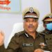 jharkhand-dgp-meeting-झारखंड डीजीपी एमवी राव ने जमशेदपुर में अपराधियों और नक्सलियों पर लगाम लगाने को लेकर की अहम बैठक, पुलिस पदाधिकारियों को सख्त निर्देश, सीएम हेमंत सोरेन और डीजीपी को धमकी भरा मेल भेजने पर गुस्साएं डीजीपी, कहा-हिम्मत है तो सामने आकर मुकाबला करें, जल्द पकड़े जायेंगे-video jharkhand-dgp-meeting-झारखंड डीजीपी एमवी राव ने जमशेदपुर में अपराधियों और नक्सलियों पर लगाम लगाने को लेकर की अहम बैठक, पुलिस पदाधिकारियों को सख्त निर्देश, सीएम हेमंत सोरेन और डीजीपी को धमकी भरा मेल भेजने पर गुस्साएं डीजीपी, कहा-हिम्मत है तो सामने आकर मुकाबला करें, जल्द पकड़े जायेंगे-video