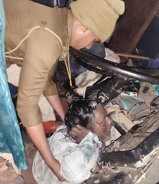 Jamshepur-rural-accident : बहरागोड़ा के केशरदा के पास खड़े ट्रेलर में पीछे से टूरिस्ट बस ने मारी टक्कर, बस चालक की मौत