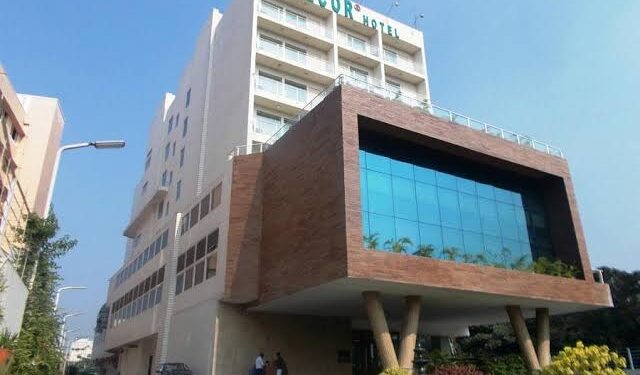 Jamshedpur : होटल अल्कोर मामले में अभियुक्तों को कोर्ट में हाजिर होने का सम्मन जारी Jamshedpur : होटल अल्कोर मामले में अभियुक्तों को कोर्ट में हाजिर होने का सम्मन जारी