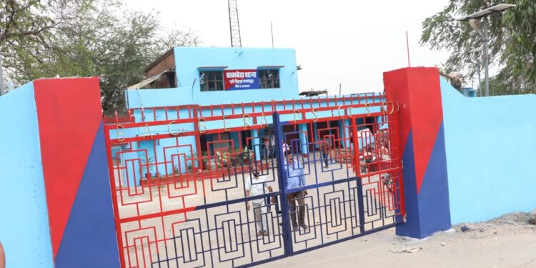 Jamshedpur : विजय सिंह मोनू समेत गणमान्य लोगों ने बागबेड़ा थाना प्रभारी राजेश कुमार सिंह को किया सम्मानित Jamshedpur : विजय सिंह मोनू समेत गणमान्य लोगों ने बागबेड़ा थाना प्रभारी राजेश कुमार सिंह को किया सम्मानित