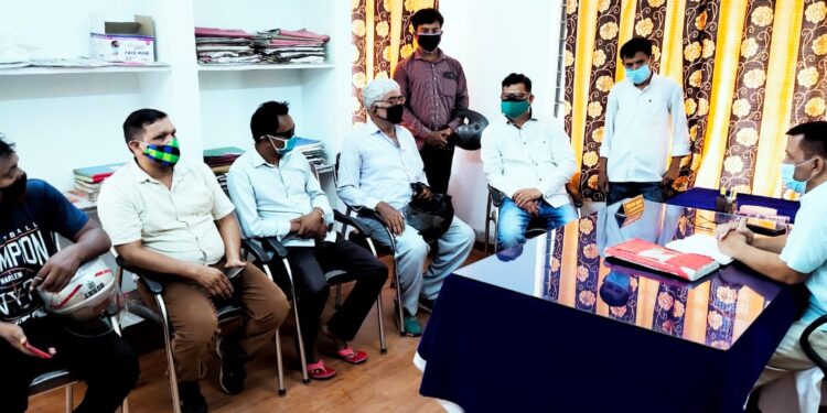 Jamshedpur : बालीगुमा में भाजपा नेता से छिनतई का प्रयास, रॉड से किया वार, हेलमेट की वजह से बचे, बीते दिनों भी हो चुकी है छिनतई की घटना Jamshedpur : बालीगुमा में भाजपा नेता से छिनतई का प्रयास, रॉड से किया वार, हेलमेट की वजह से बचे, बीते दिनों भी हो चुकी है छिनतई की घटना