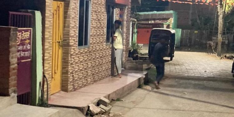 jamshedpur-criminals-मानगो दाईगुटु में मोबाइल और राशन दुकान में बिक रहे नशीले पदार्थ, नशा के कारोबारी अब स्थानीय लोगों को ही धमका रहे jamshedpur-criminals-मानगो दाईगुटु में मोबाइल और राशन दुकान में बिक रहे नशीले पदार्थ, नशा के कारोबारी अब स्थानीय लोगों को ही धमका रहे
