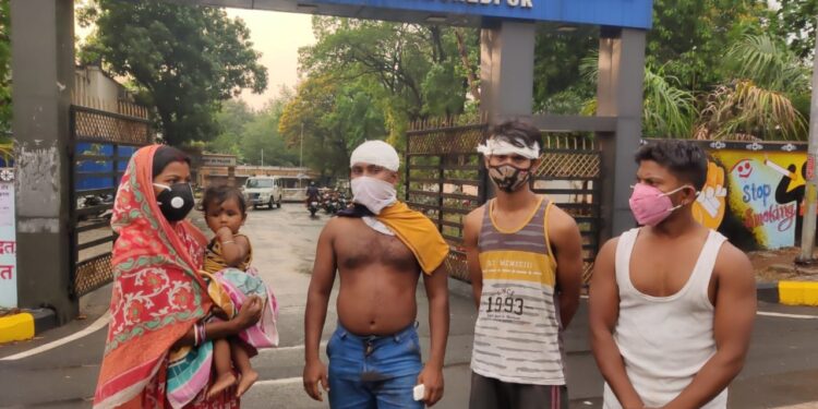 Jamshedpur : मामूली विवाद के बाद पति ने पत्नी का सिर फोड़ा, एमजीएम में इलाजरत