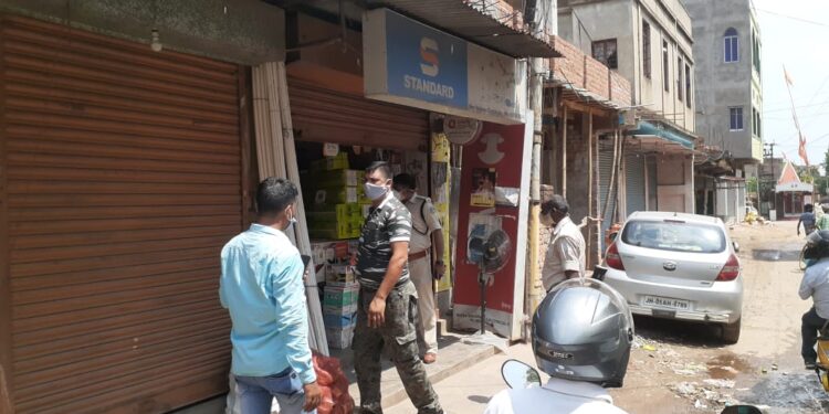 jamshedpur-lockdown-violation-जमशेदपुर में लॉक डाउन उल्लंघन के 9 मामलों में 123 लोगों पर प्राथमिकी दर्ज, 26 लोगों को गिरफ्तार कर थाने से दी गई जमानत, 49 लोग बिना मास्क के धाराए