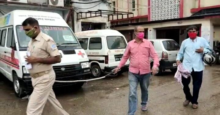 jamshedpur-rape-गोविंदपुर के शेल्टर होम में 9 साल की बच्ची के साथ यौन शोषण करने के आरोपी वार्ड सदस्य को पुलिस ने जेल भेजा, आरोपी को छुड़ाने के लिए थाने पर पहुंची महिलाएं jamshedpur-rape-गोविंदपुर के शेल्टर होम में 9 साल की बच्ची के साथ यौन शोषण करने के आरोपी वार्ड सदस्य को पुलिस ने जेल भेजा, आरोपी को छुड़ाने के लिए थाने पर पहुंची महिलाएं