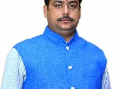 भाजपा के नवनियुक्त जमशेदपुर महानगर अध्यक्ष गुंजन यादव को बदलने व जमीन पर कब्जा दिलाने की मांग