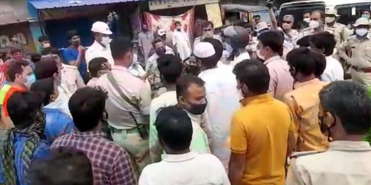 jamshedpur-breaking-मानगो से लापता ओला चालक की 1 अगस्त को ही कर दी गयी थी हत्या, तीन माह बाद नरकंकाल बरामद, आदित्यपुर के दो युवक गिरफ्तार, मृतक की कार और मोबाइल बरामद