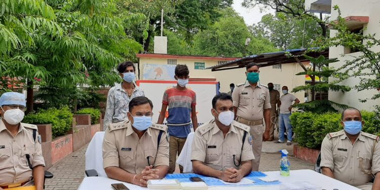 Adityapur : मुस्लिम बस्ती से 140 पुड़िया ब्राउन शुगर के साथ दो गिरफ्तार Adityapur : मुस्लिम बस्ती से 140 पुड़िया ब्राउन शुगर के साथ दो गिरफ्तार