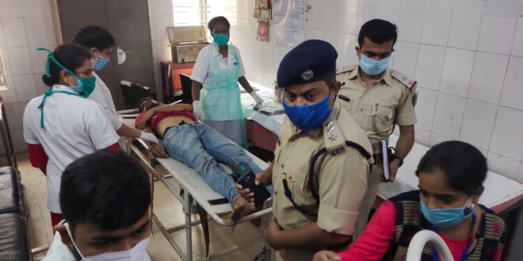 Jamshedpur-Crime : उलीडीह में लूट की योजना बनाते दो बदमाश पिस्टल के साथ गिरफ्तार, भेजा गया जेल Jamshedpur-Crime : उलीडीह में लूट की योजना बनाते दो बदमाश पिस्टल के साथ गिरफ्तार, भेजा गया जेल