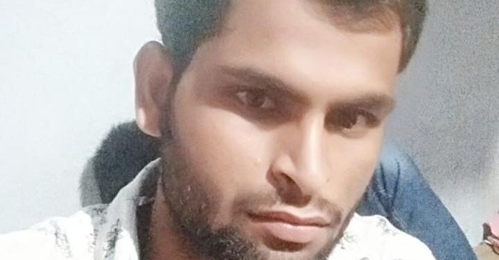 Adityapur-suicide : मोती नगर में युवक ने की फांसी लगाकर आत्महत्या, मामले की जांच में जुटी पुलिस Adityapur-suicide : मोती नगर में युवक ने की फांसी लगाकर आत्महत्या, मामले की जांच में जुटी पुलिस