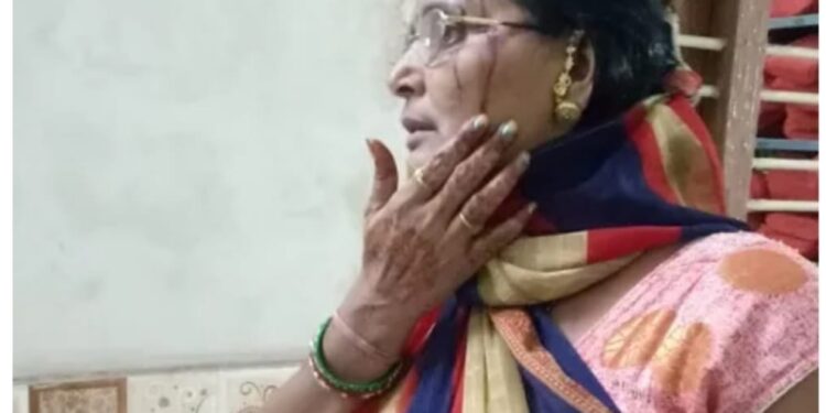jamshedpur-police-bad-behaviour-उलीडीह में थानेदार ने किया फरियादी के साथ गलत व्यवहार, आरोप महिला ने लगाई-video