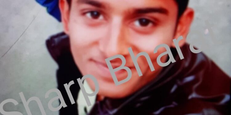 jamshedpur-suicide-जमशेदपुर में आत्महत्या का रहा दिन, गुरुवार को जमशेदपुर में 3 लोगों ने फांसी लगाकर की आत्महत्या, एक युवक आदित्यपुर का, एक्सआइटीइ का स्टूडेंट, 51 वर्षीय बुजुर्ग और लड़की से झगड़ा पर युवक ने लगा ली फांसी