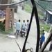 jamshedpur-sonari-crime-जमशेदपुर में क्राइम इसलिए बढ़ रहा-सोनारी में पिस्तौल के बट से अपराधी युवक को घायल कर देता है, सीसीटीवी-video-में साफ दिख रहा है कैसे अपराधी खुलेआम पिस्तौल लेकर तमाशा कर रहे है, लेकिन केस दर्ज होता है मारपीट का, देखिये-video-सरेआम पिस्तौल लहराता युवक और कैसे हुआ हमला