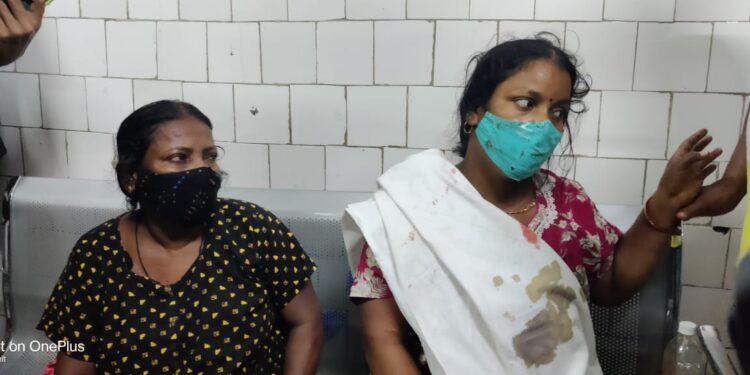Jamshedpur-crime-धातकीडीह से पीछा कर पड़ोसियों ने पटमदा में महिला को मारा चाकू, माँ-बेटी पर किया हमला