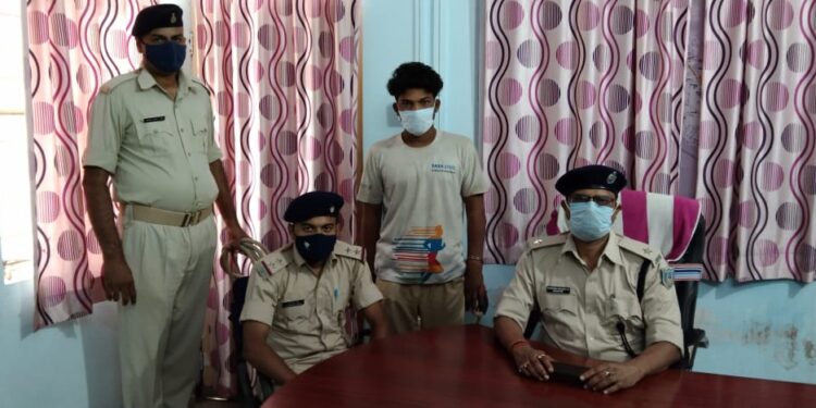 adityapur-crime-आदित्यपुर में नशेड़ियों का आतंक, रंगदारी नहीं देने पर नशेड़ियों ने टेम्पो चालक पर किया पत्थरों से हमला
