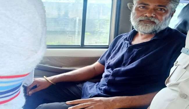 jharkhand-big-catch-रांची में आर्मी इंटेलिजेंस ने सेना में बहाली कराने के नाम पर ठगी करने वाले मुख्य सरगना शौकत और पंकज को किया गिरफ्तार, इस गिरोह के लोग जम्मू-कश्मीर, उत्तर प्रदेश, राजस्थान, पंजाब और हरियाणा समेत कई राज्यों में बहाली jharkhand-big-catch-रांची में आर्मी इंटेलिजेंस ने सेना में बहाली कराने के नाम पर ठगी करने वाले मुख्य सरगना शौकत और पंकज को किया गिरफ्तार, इस गिरोह के लोग जम्मू-कश्मीर, उत्तर प्रदेश, राजस्थान, पंजाब और हरियाणा समेत कई राज्यों में बहाली