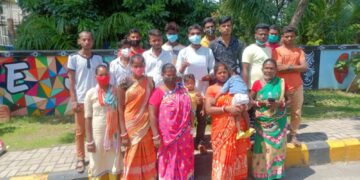 jamshedpur-ajsu-कदमा बागे बस्ती में मारपीट मामले में सिटी एसपी से मिले परिजन, आजसू छात्र संघ का मिला साथ