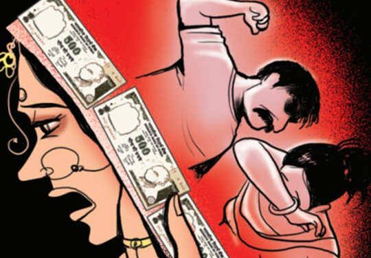 Jamshedpur : मानगो में महिला ने अपने पति पर लगाया गर्भपात का आरोप, कहा-धोखे से कर ली शादी और अब कर रहा प्रताड़ित