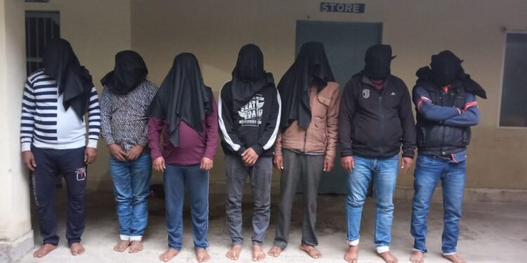 jharkhand-proselytism-झारखंड में धर्मांतरण करने का हजारीबाग में बड़ा खुलासा, हजारीबाग में सनातन धर्म में वापसी करने वाले ने किया खुलासा, भाजपा विधायक ने पैर छूकर हिंदू धर्म फिर से अपनाकर क्रॉस को गले से उतारने वाले का किया ऐसा अभिनंदन-देखिये-video