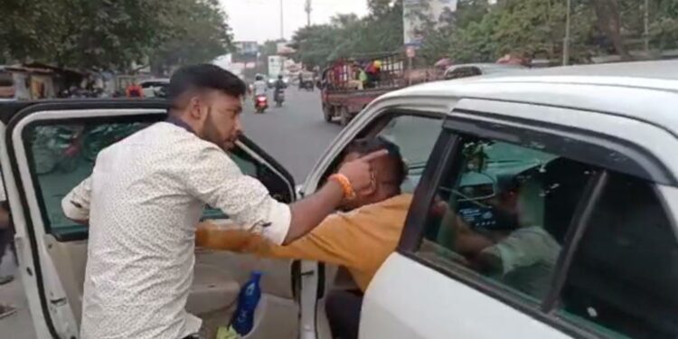 jamshedpur-rural-police-success-जमशेदपुर के ग्रामीण इलाके में हो रही गाड़ी चोरियों का पुलिस ने किया खुलासा, 11 गाड़ियों, गाड़ियों के दो इंजन के साथ तीन अपराधी गिरफ्तार, ऐसे करते थे गाड़ी की चोरी और खपाते थे, देखिये-video