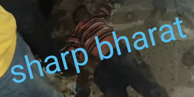 jamshedpur-crime-आजादनगर थाना के चालक की दबंगई, नशे की हालत में ससुराल में तोड़फोड़ करने के बाद तीन बाइक और तीन ऑटो में की तोड़फोड़, स्थानीय लोगों ने की पिटाई