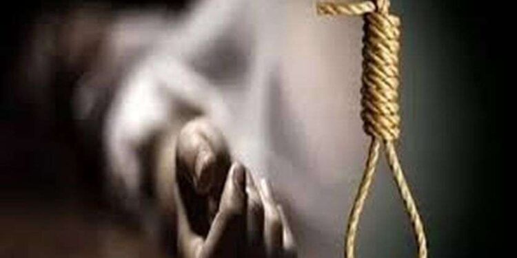 Jamshedpur-Baridih-Suicide : सिदगोड़ा में नशे के आदि युवक ने फांसी लगाकर की आत्महत्या