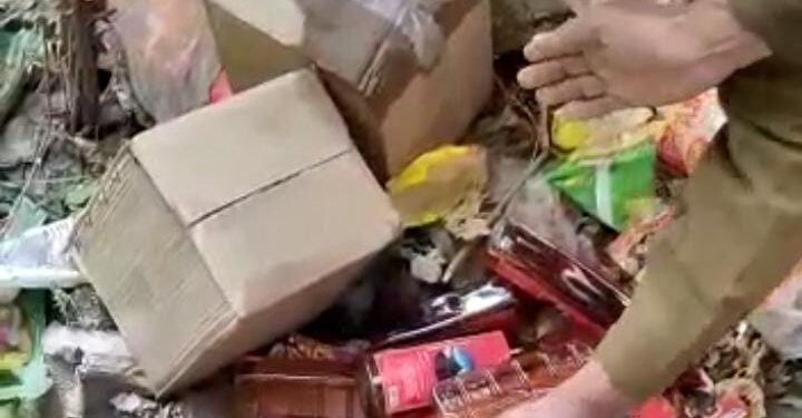 Saraikela excise department : चांडिल में अवैध महुआ चुलाई शराब के खिलाफ उत्पाद विभाग की कार्रवाई, 5 अड्डे ध्वस्त, जावा महुआ व शराब बरामद