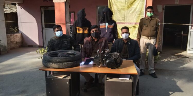 Jamshedpur : बर्मामाइंस से बाइक और मोबाइल लूट के मामले का पुलिस ने किया खुलासा, लुटेरो ने बाइक का क्या किया-पढ़ें Jamshedpur : बर्मामाइंस से बाइक और मोबाइल लूट के मामले का पुलिस ने किया खुलासा, लुटेरो ने बाइक का क्या किया-पढ़ें