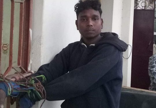 Saraikela-one-Arrested-From-Vijayawada : आंध्र प्रदेश के विजयवाड़ा से झारखंड का एक और अपराधकर्मी गिरफ्तार, बी रामकृष्ण शर्मा के हत्या की सुपारी लेने के मामले में पहले भी महिला समेत चार लोग किये जा चुके हैं गिरफ्तार, क्या है पूरा मामला-पढ़ें Saraikela-one-Arrested-From-Vijayawada : आंध्र प्रदेश के विजयवाड़ा से झारखंड का एक और अपराधकर्मी गिरफ्तार, बी रामकृष्ण शर्मा के हत्या की सुपारी लेने के मामले में पहले भी महिला समेत चार लोग किये जा चुके हैं गिरफ्तार, क्या है पूरा मामला-पढ़ें