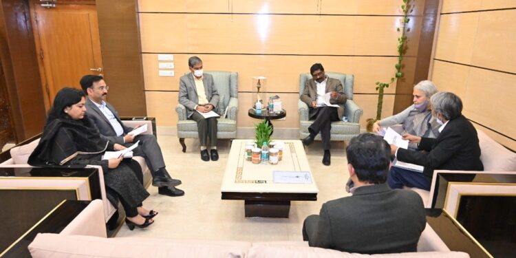 jharkhand-cm-sail-chairperson-meeting-झारखंड के मुख्यमंत्री से मिली सेल की चेयरपर्सन, मुख्यमंत्री बोले-सेल में लोकल लोगों को दे 1 करोड़ का टेंडर, बोकारो को एजुकेशन हब बनाने के लिए मांगी मदद jharkhand-cm-sail-chairperson-meeting-झारखंड के मुख्यमंत्री से मिली सेल की चेयरपर्सन, मुख्यमंत्री बोले-सेल में लोकल लोगों को दे 1 करोड़ का टेंडर, बोकारो को एजुकेशन हब बनाने के लिए मांगी मदद