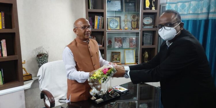 jamshedpur-gas-city-development-जमशेदपुर को गैस सिटी बनाने की योजना, पीएनजी व सीएनजी का बढ़ेगा इस्तेमाल, गेल के अधिकारी बोले-जुस्को ही पैदा कर रहा उनके काम में अड़चन, सरयू राय ने की चीफ सेक्रेटरी व डीसी से बात, कहा-अड़चन दूर हो, जमशेदपुर को गैस सिटी बनाने में कौन लगा रहा रोक, उससे सख्ती से निबटे प्रशासन