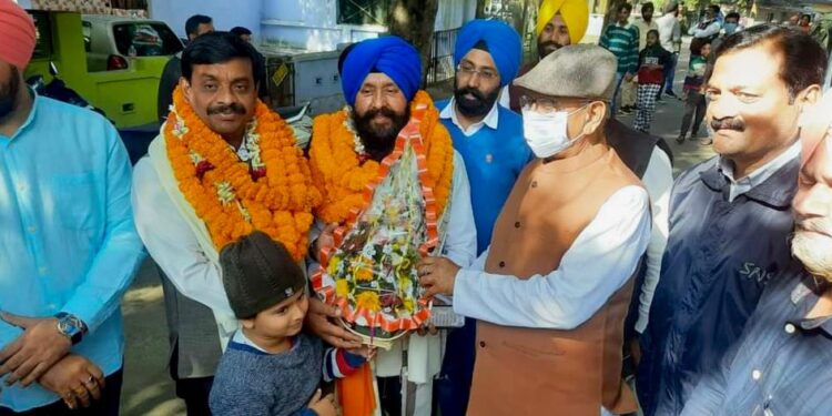 jamshedpur-encroachment-बिरसानगर में सरकारी जमीन पर अतिक्रमण करने वालों को चेतावनी, इलाके में लगा सरकारी बोर्ड
