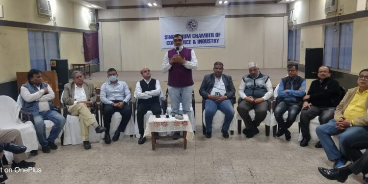 jamshedpur-business-news-सिंहभूम चेंबर का प्रतिनिधि बाजार समिति के एमडी से मिला, एमडी से की मांग-तत्काल बाजार समिति की दुकानों को बनाये, व्यवस्था सुधारे, एमडी बोले-दुकानों और गोदाम का भाड़ा व्यापारी समय पर दें, उससे दुकानों का मरम्मत एवं अन्य विकास करेंगे jamshedpur-business-news-सिंहभूम चेंबर का प्रतिनिधि बाजार समिति के एमडी से मिला, एमडी से की मांग-तत्काल बाजार समिति की दुकानों को बनाये, व्यवस्था सुधारे, एमडी बोले-दुकानों और गोदाम का भाड़ा व्यापारी समय पर दें, उससे दुकानों का मरम्मत एवं अन्य विकास करेंगे