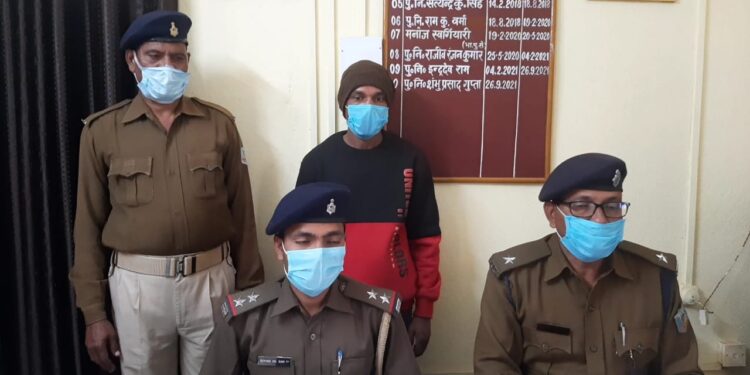 jamshedpur-rural-police-घाटशिला के दुर्गा सोरेन मर्डर कैस का पुलिस ने किया खुलासा, चचेरे भाई ने ही की थी हत्या, यह थी वजह, जिसको जानकर हैरत में पड़ जायेंगे jamshedpur-rural-police-घाटशिला के दुर्गा सोरेन मर्डर कैस का पुलिस ने किया खुलासा, चचेरे भाई ने ही की थी हत्या, यह थी वजह, जिसको जानकर हैरत में पड़ जायेंगे